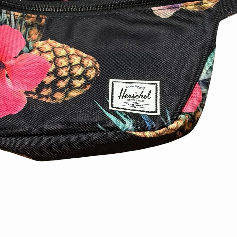 Herschel Supply Co. Pineapple‎ Floral Fifteen Waist Pack Black